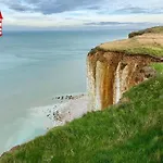 Clair De Falaises